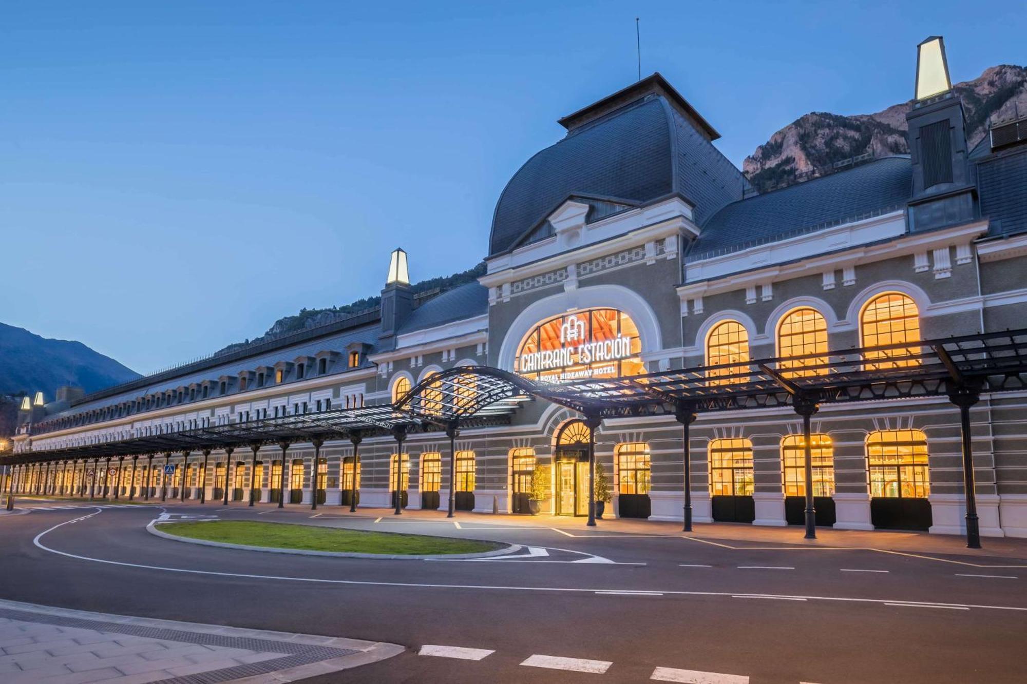 Canfranc Estacion, A Royal Hideaway Hotel - Gran Lujo Eksteriør billede